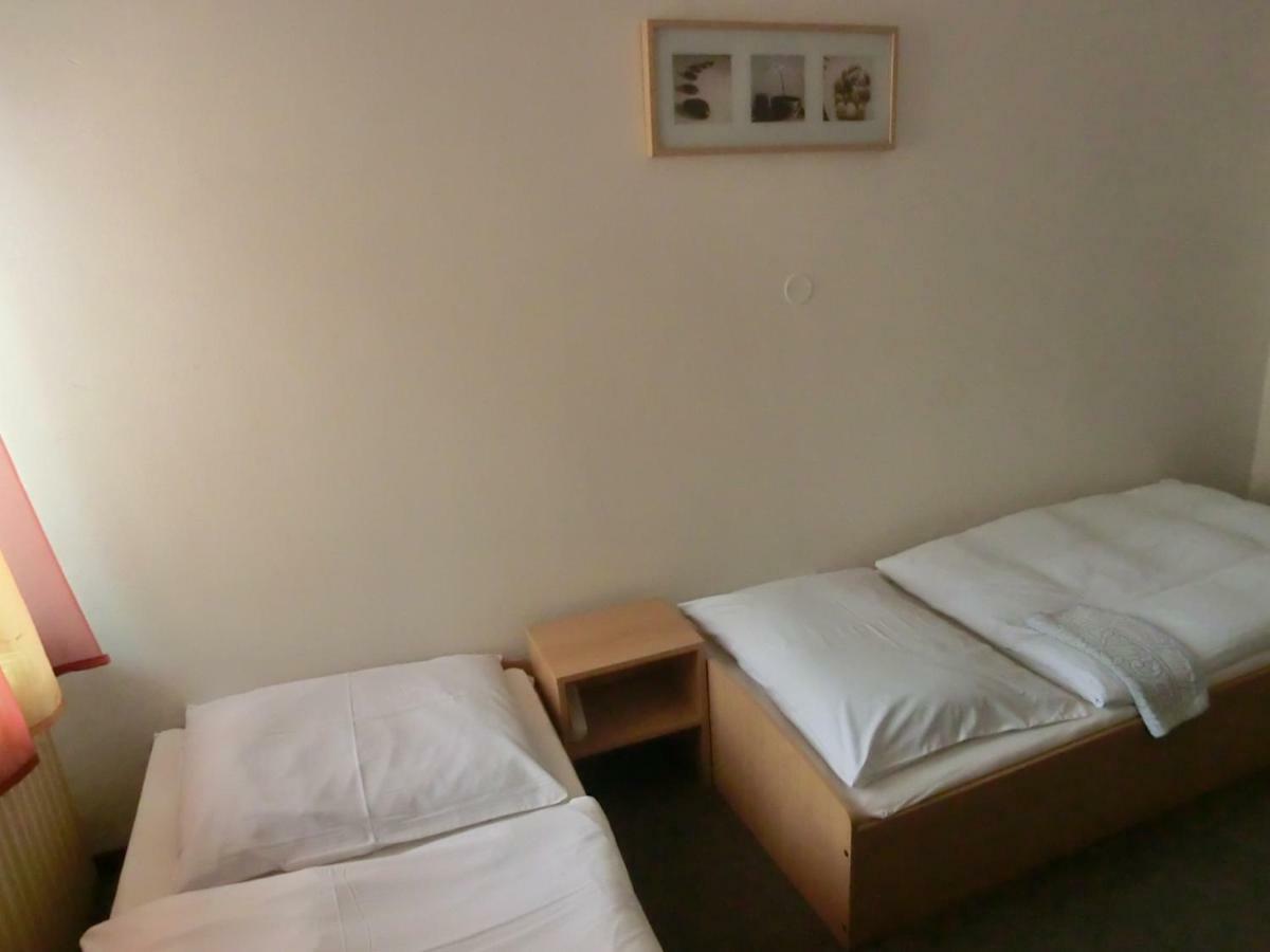 Milano Hostel Marianske Lazne Exterior photo